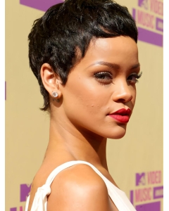 Discount Black Straight Cropped Rihanna Wigs Discount Black Straight Cropped Rihanna Wigs