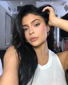 18" Long Straight Without Bangs Black Capless Synthetic Women Kylie Jenner Wigs 18" Long Straight Without Bangs Black Capless Synthetic Women Kylie Jenner Wigs